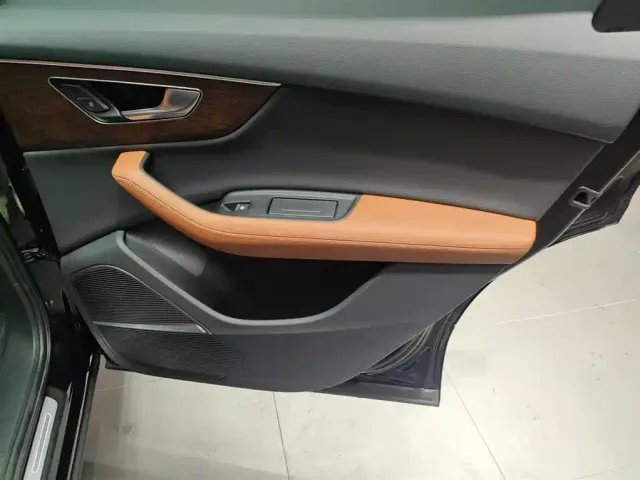 Audi Q7 — Фото автомобиля 15