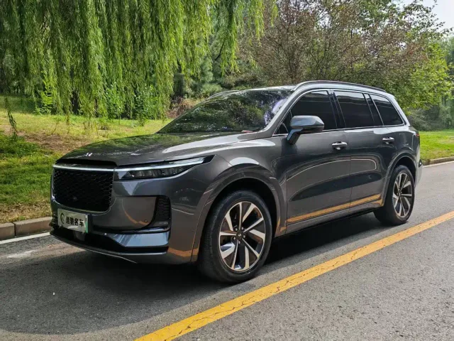 Фотография автомобиля — Li Auto ONE