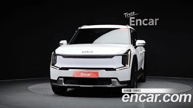 Kia EV9 — Фото автомобиля 3