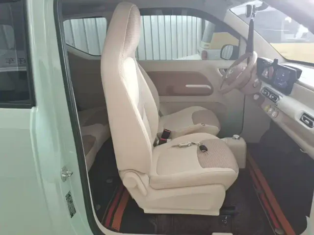 Wuling Hongguang Mini EV — Фото автомобиля 24