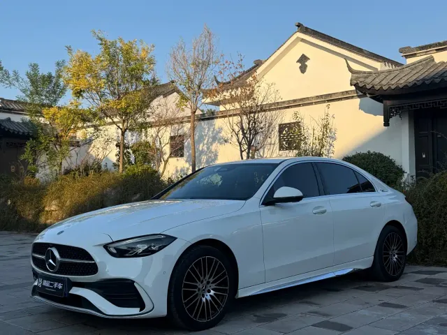 Фотография автомобиля — Mercedes-Benz C-Class