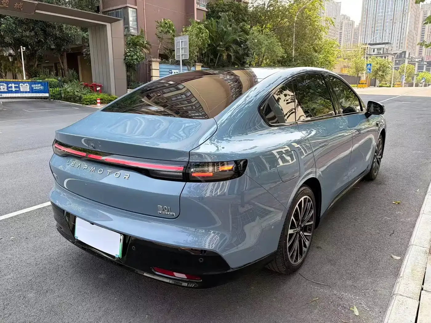 Leapmotor Leapmotor B01 2026 550 LiDAR Edition — Фото автомобиля 6