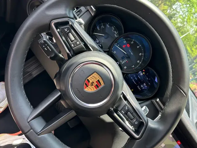 Porsche Macan — Фото автомобиля 8