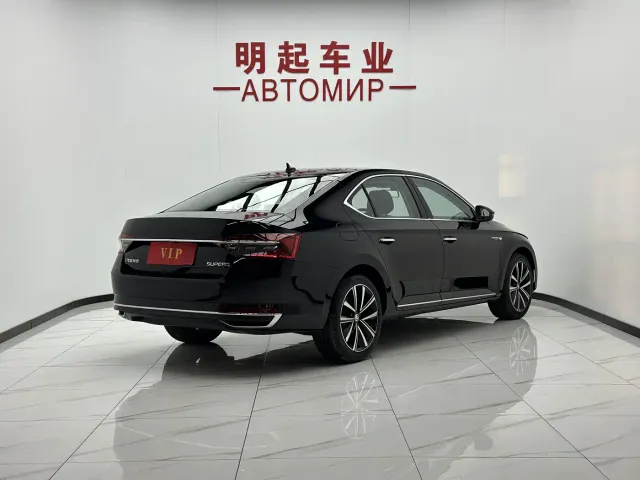 Skoda Superb — Фото автомобиля 8