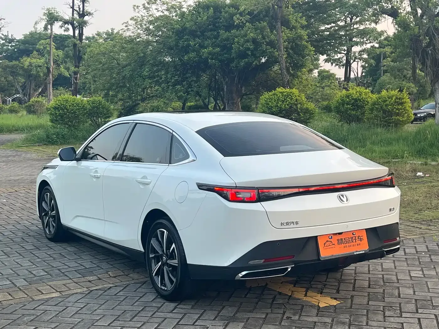 Changan Eado 2025 Blue Whale 1.5T 500Bar Flagship — Фото автомобиля 17