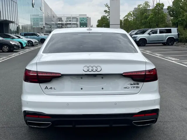 Audi A4L — Фото автомобиля 16