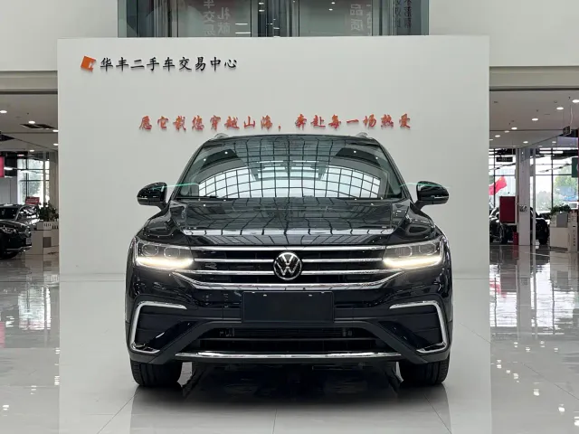 Volkswagen Tiguan L — Фото автомобиля 2