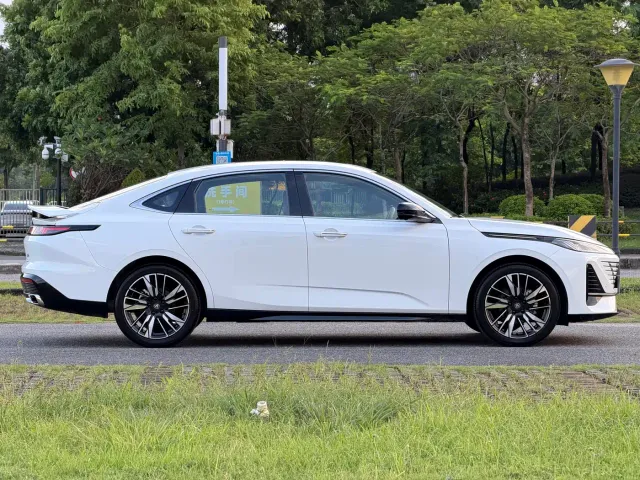 Changan Eado — Фото автомобиля 11