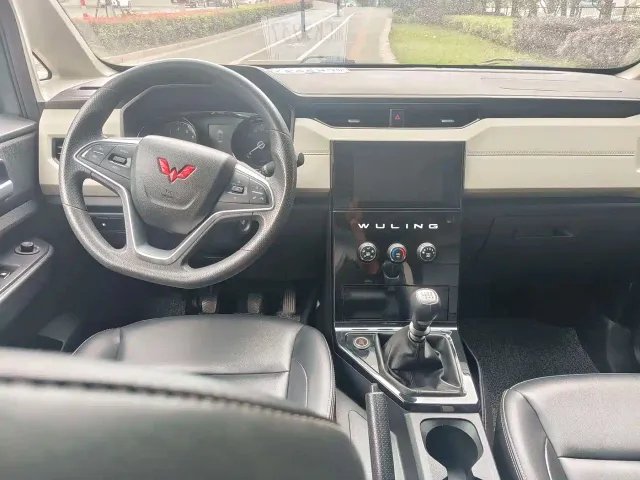 Wuling Zhengcheng — Фото автомобиля 6