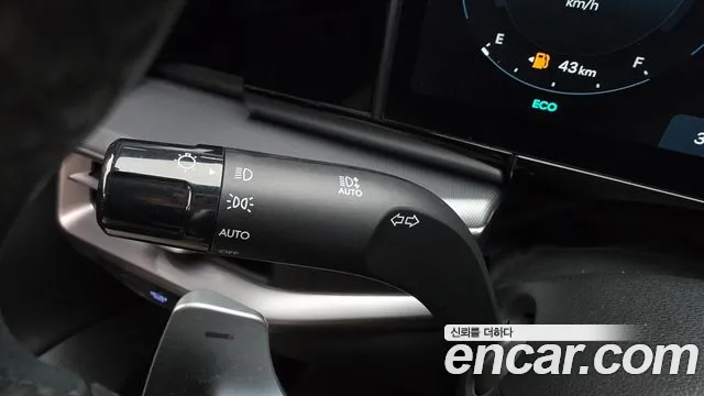Hyundai Grandeur Grandeur (GN7) 2.5 Бензин 2WD — Фото автомобиля 25