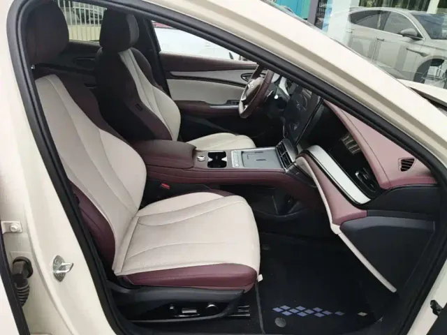 BYD Seal 07 DM-i — Фото автомобиля 24