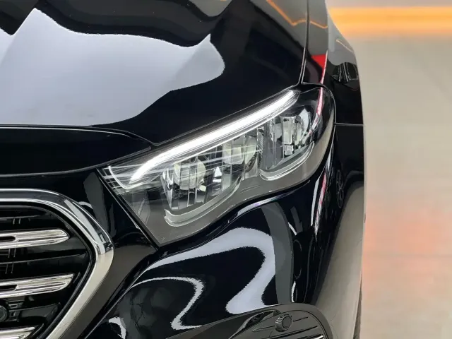 Mercedes-Benz E-Class — Фото автомобиля 16