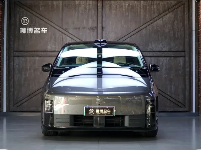 Li Auto MEGA — Фото автомобиля 2