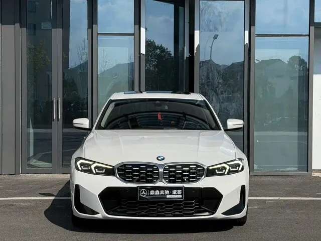 BMW 3 Series — Фото автомобиля 2
