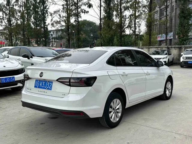 Volkswagen Lavida — Фото автомобиля 11