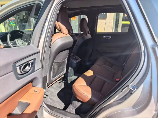 Volvo XC60 — Фото автомобиля 7