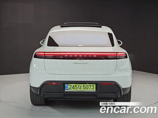 Porsche Macan — Фото автомобиля 3