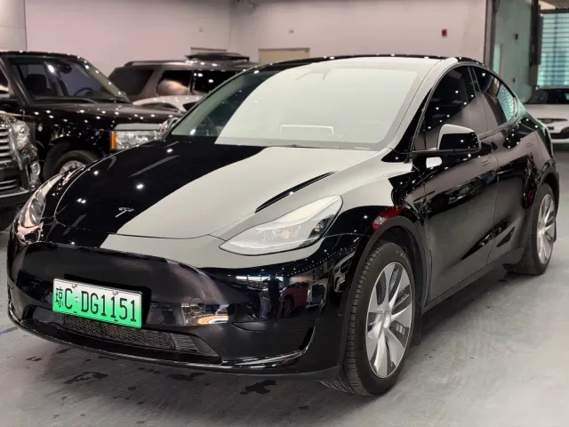 Фотография автомобиля — Tesla Model Y