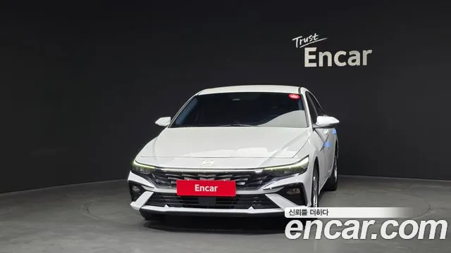 Hyundai AVANTE Новый Avante (CN7) — Фото автомобиля 3
