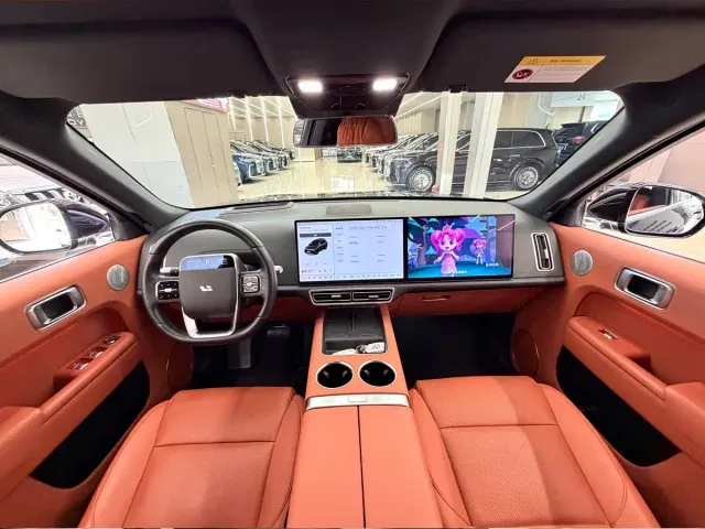 Li Auto L8 — Фото автомобиля 5
