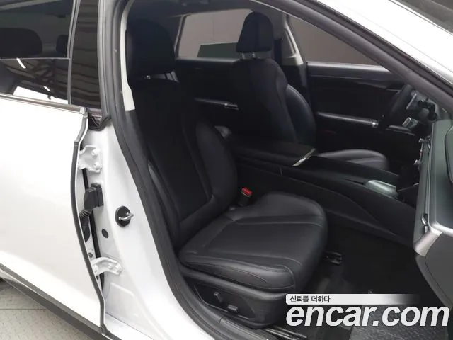 Hyundai Grandeur Grandeur (GN7) 2.5 Бензин 2WD — Фото автомобиля 26