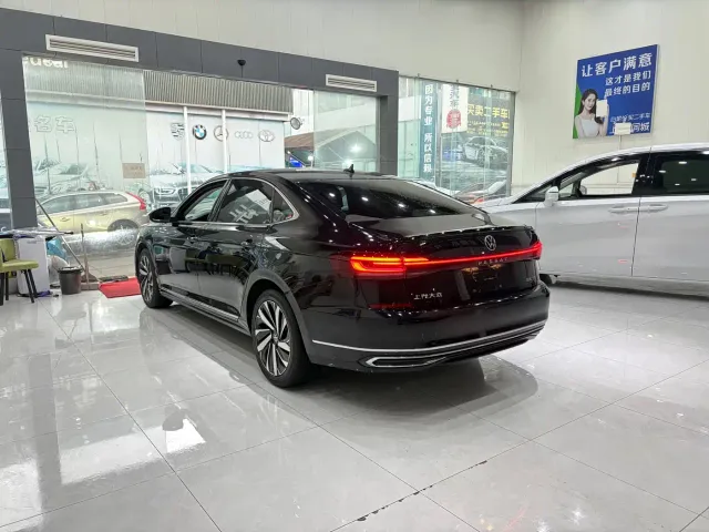 Volkswagen Passat — Фото автомобиля 4