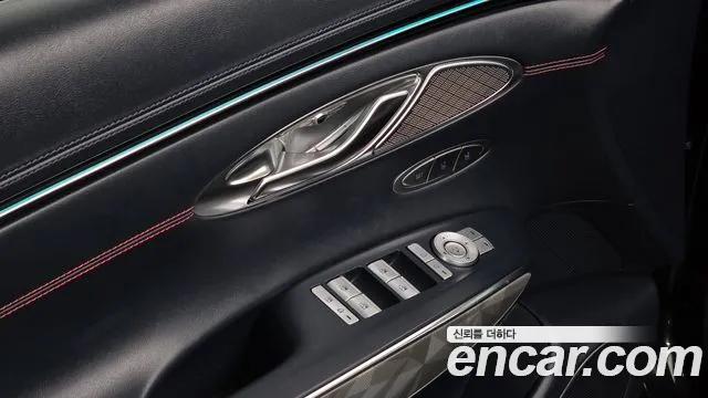 Genesis GV70 — Фото автомобиля 16