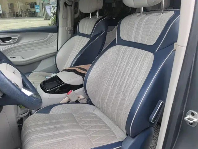 Roewe iMAX8 — Фото автомобиля 7