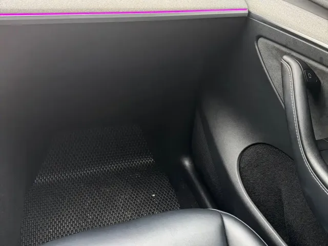 Tesla Model Y — Фото автомобиля 9
