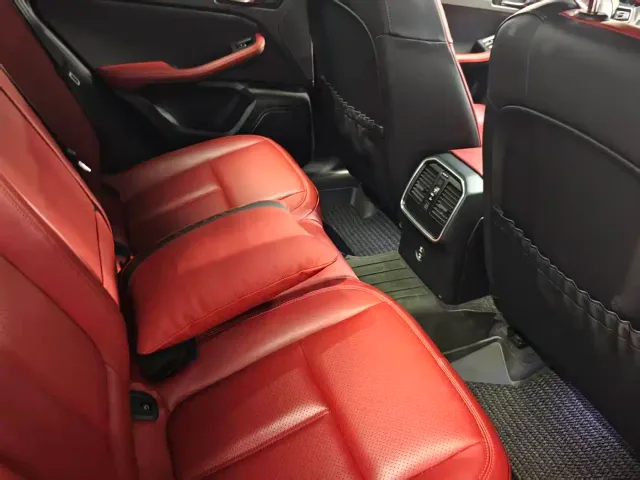 Porsche Macan — Фото автомобиля 11