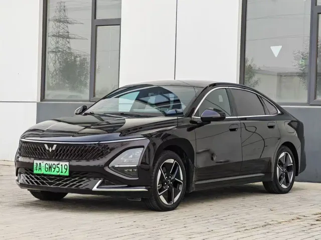 Фотография автомобиля — Wuling Starlight