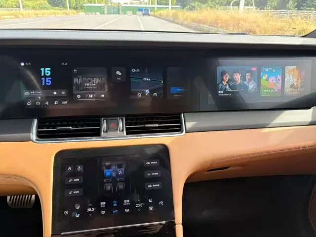 Li Auto ONE — Фото автомобиля 12