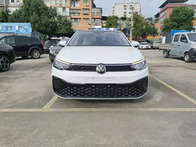Volkswagen Lavida — Фото автомобиля 2