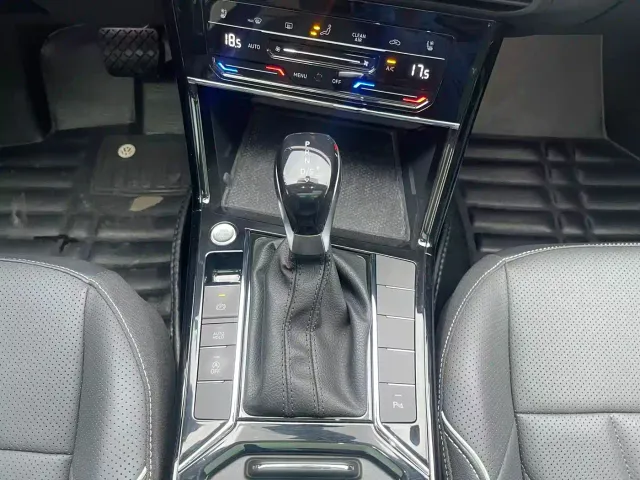 Volkswagen Passat — Фото автомобиля 18