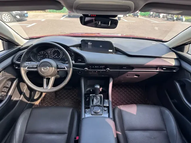 Mazda Axela — Фото автомобиля 5