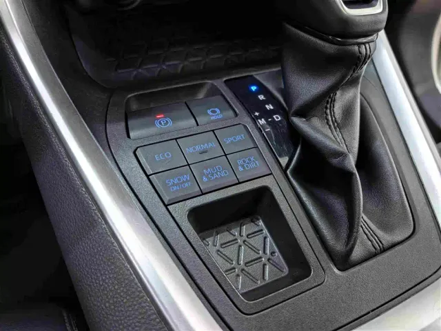 Toyota RAV4 — Фото автомобиля 8