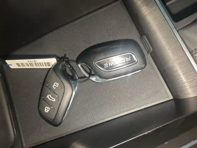 Roewe i5 — Фото автомобиля 8