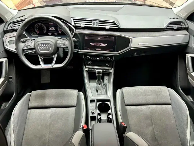 Audi Q3 — Фото автомобиля 12