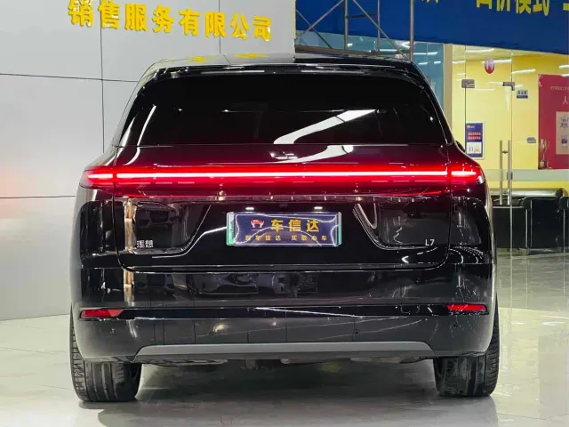 Li Auto L7 — Фото автомобиля 4