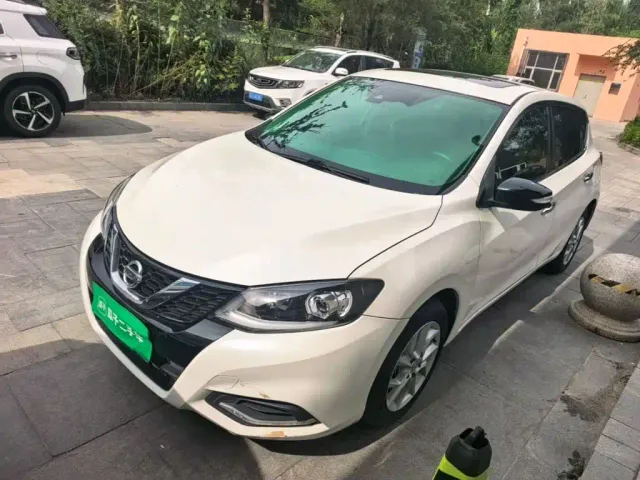Фотография автомобиля — Nissan Tiida