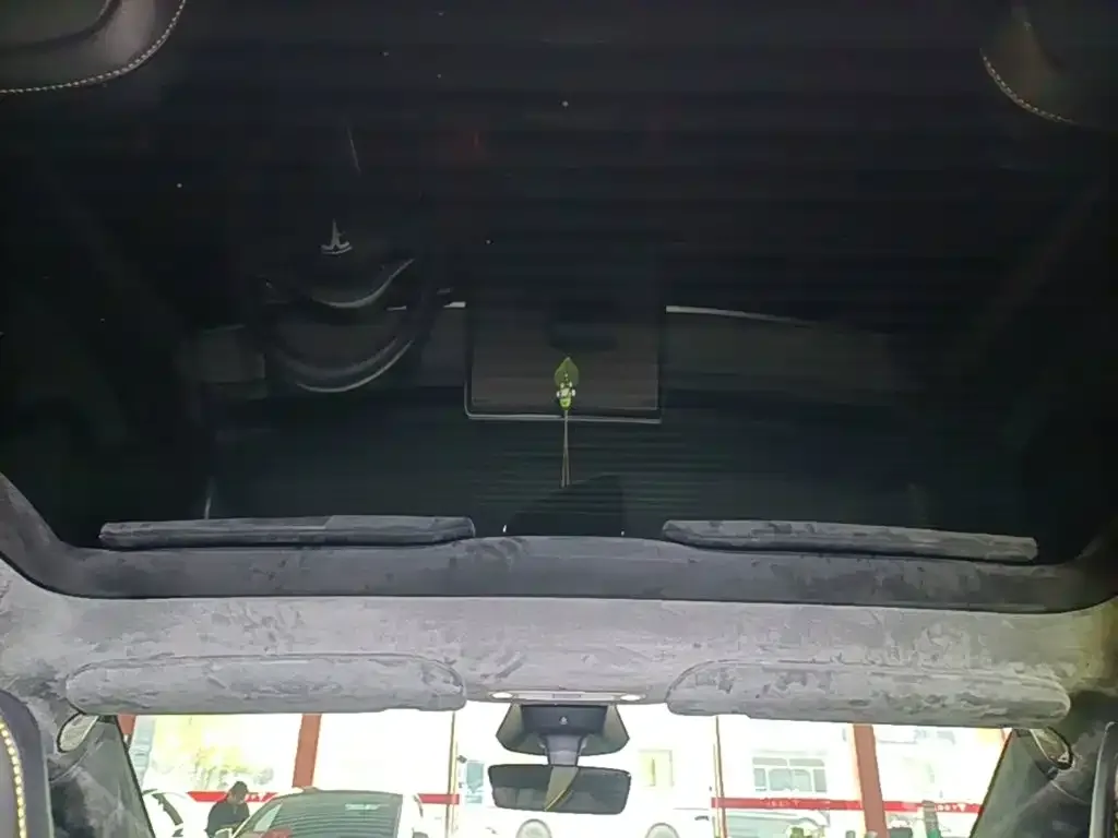 Tesla Model Y 2024 Rear-Wheel Drive Version — Фото автомобиля 17