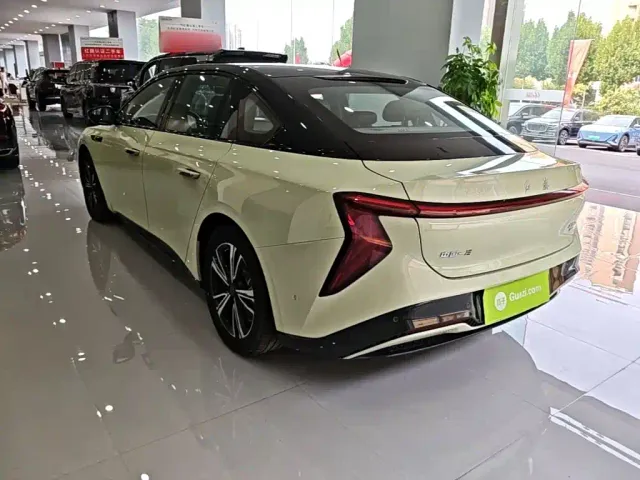 Hongqi EH7 — Фото автомобиля 4