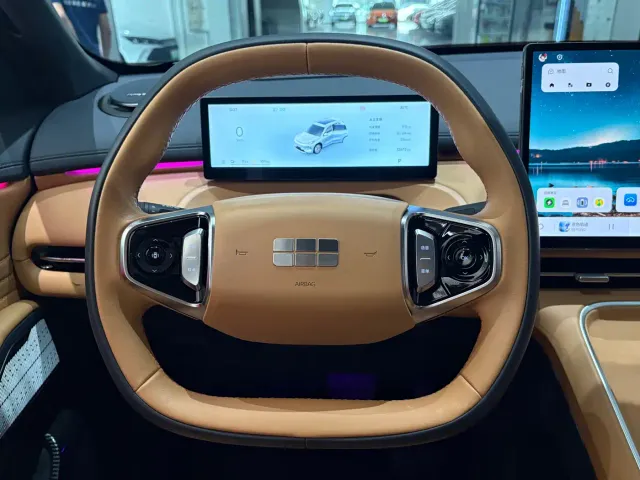 Geely Galaxy Starship 7 EM-i — Фото автомобиля 7
