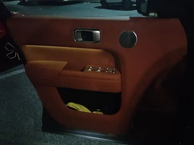 Li Auto Li L8 2023 Pro — Фото автомобиля 7