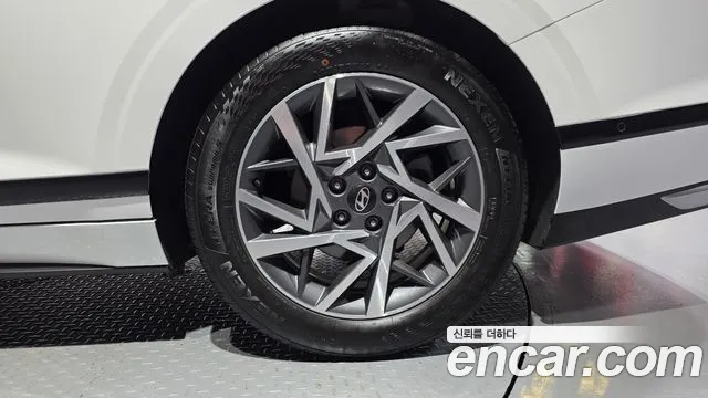 Hyundai Grandeur Grandeur (GN7) 2.5 Бензин 2WD — Фото автомобиля 20