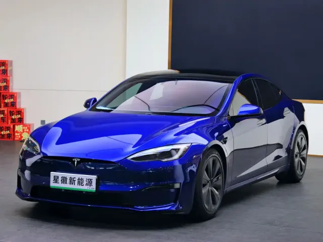 Фотография автомобиля — Tesla Model S