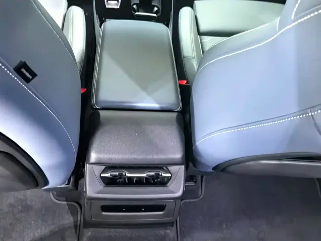 Audi Q6L e-tron — Фото автомобиля 12