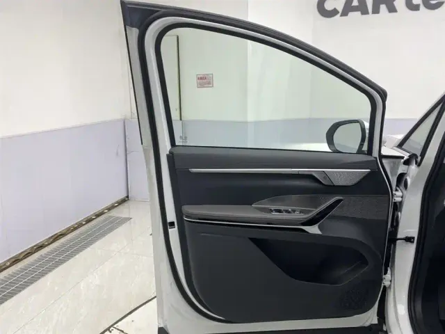 Maxus Dajia 7 — Фото автомобиля 8