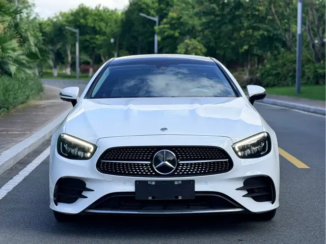 Mercedes-Benz E-Class — Фото автомобиля 2