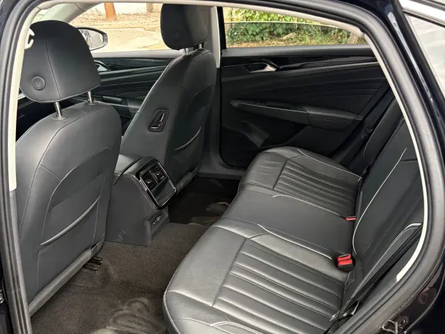 Volkswagen Passat — Фото автомобиля 6